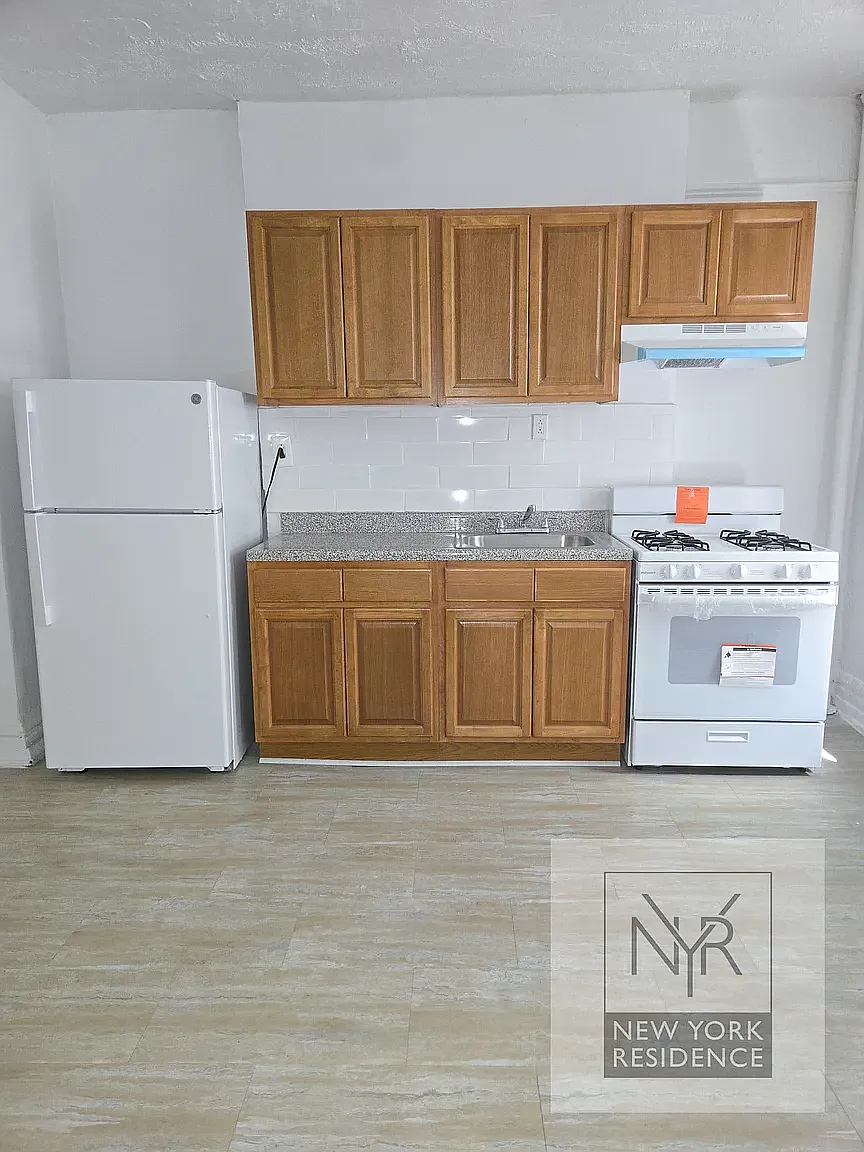 731 Gerard Avenue — Photo 1