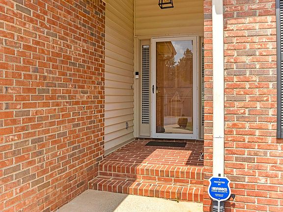 3rd image of 229 Georgetown Ct