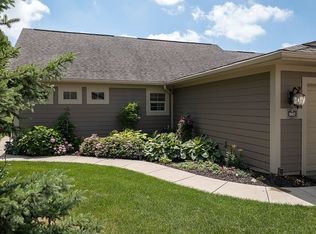 902 Bridge Walk Ct SE, Ada, MI 49301