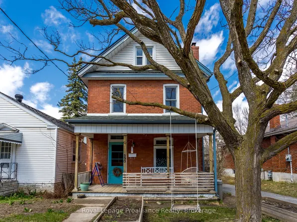590 Murray St, Peterborough, ON K9H 2V1