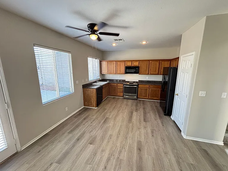 10413 Orange Port Ct — Photo 13