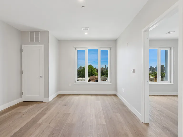 6810 Polk St — Photo 27