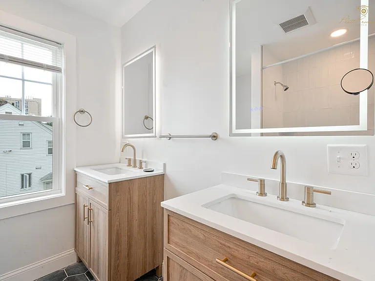 9 Colwell St #2 — Photo 8