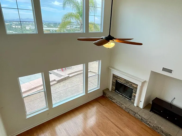 2133 Twain Ave — Photo 5