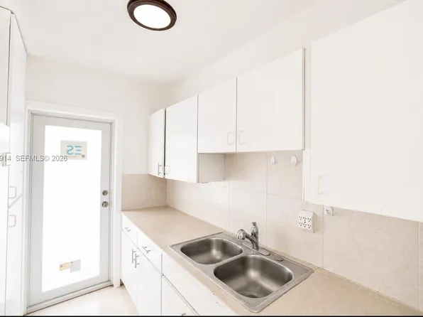 7271 Gary Ave APT 25, Miami Beach, FL 33141