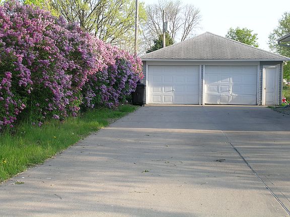 Double garage with each unit