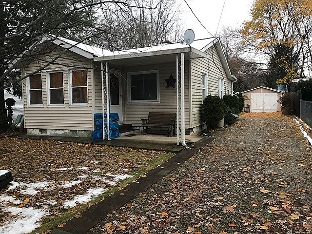 1st image of 896 Crestline Dr