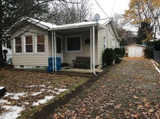 896 Crestline Dr, Akron, OH 44312