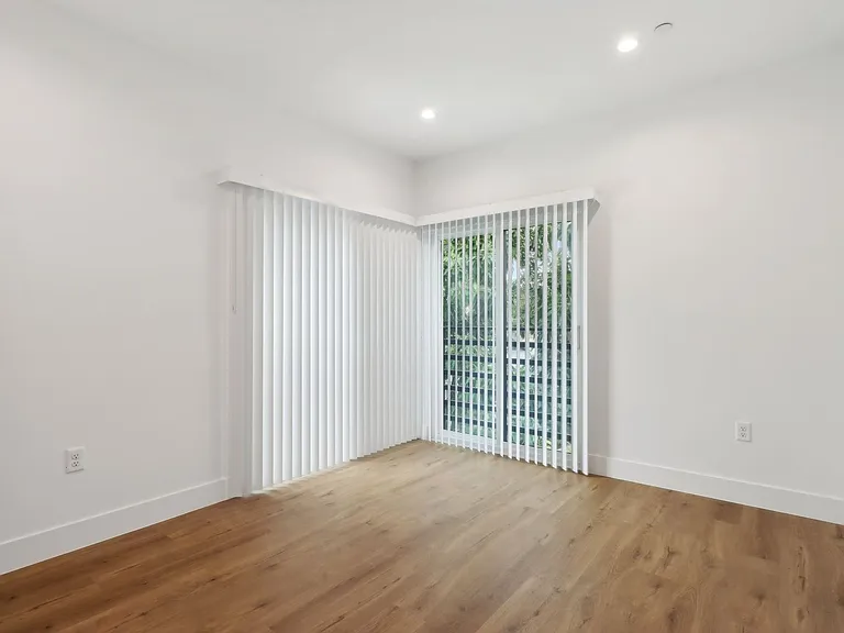 4512 Saint Elmo Dr — Photo 24