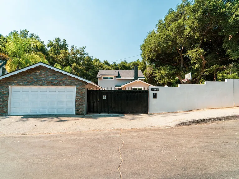 21366 Rios St — Photo 16