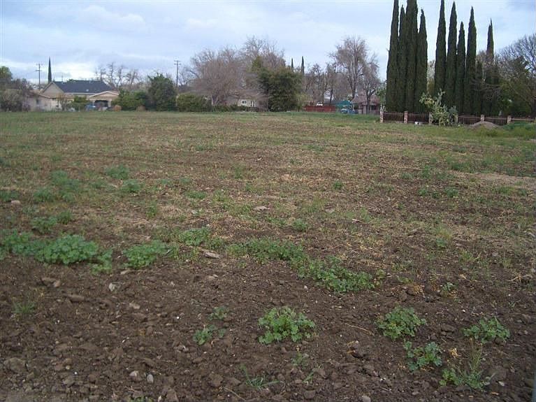 1st image of 10009 W Mount Diablo Ave