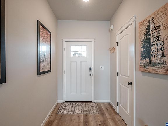 2nd image of 4498 Sagecrest Dr NE
