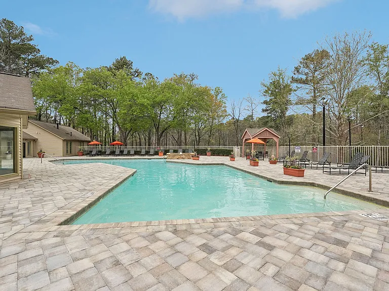 Birch Landing Apartments — Photo 43