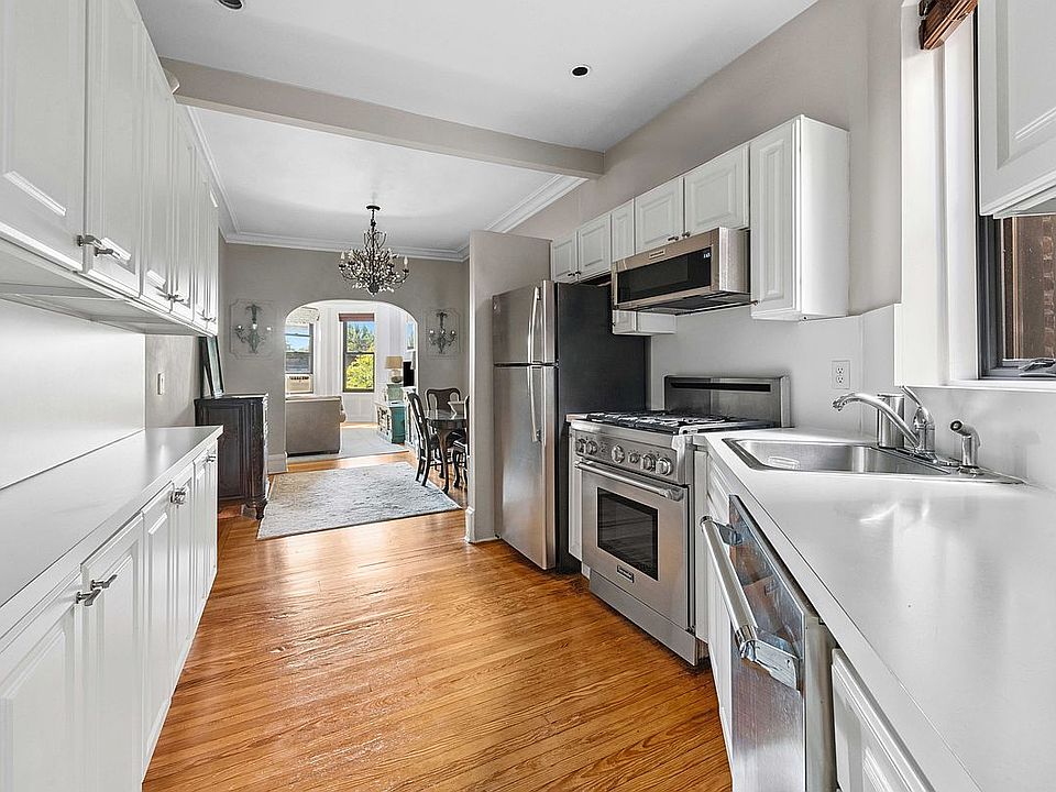 1st image of 705 Carroll St APT 4L