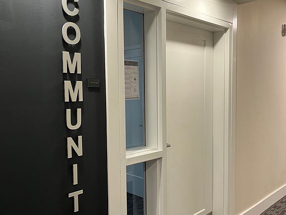 3rd image of 435 La Grave Ave SE #303
