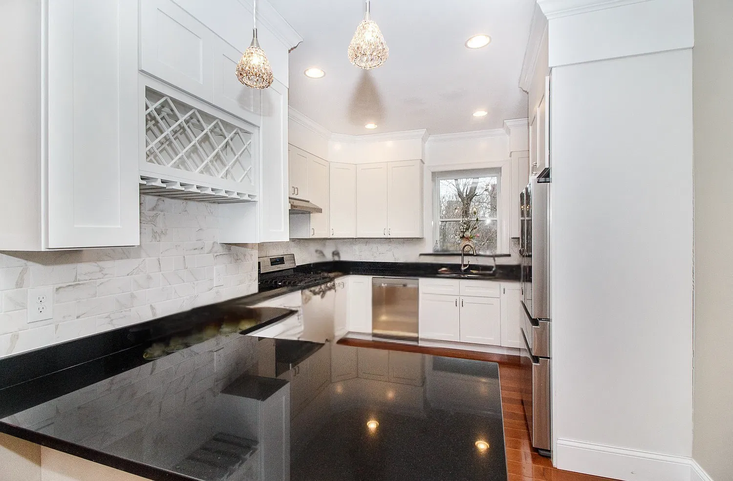7 bed, 3700 sqft, $10,000 — Photo 3