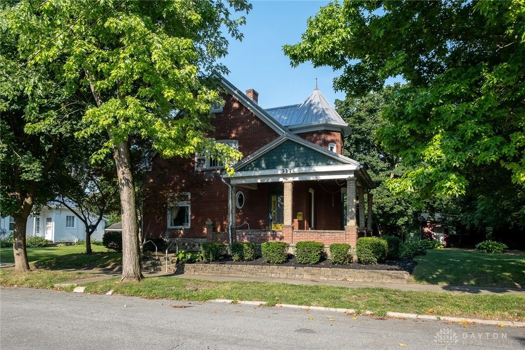 Real estate listing image