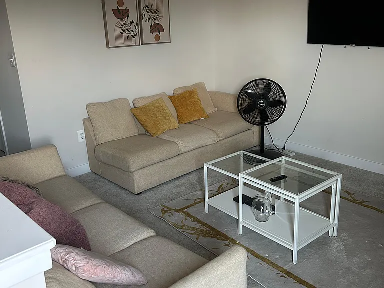 722 Watts St — Photo 10