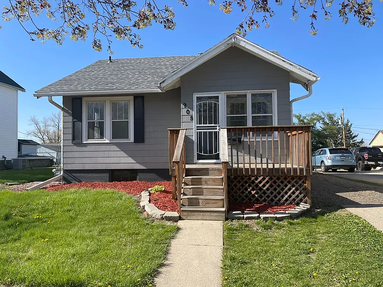 908 E Anson St — Photo 1