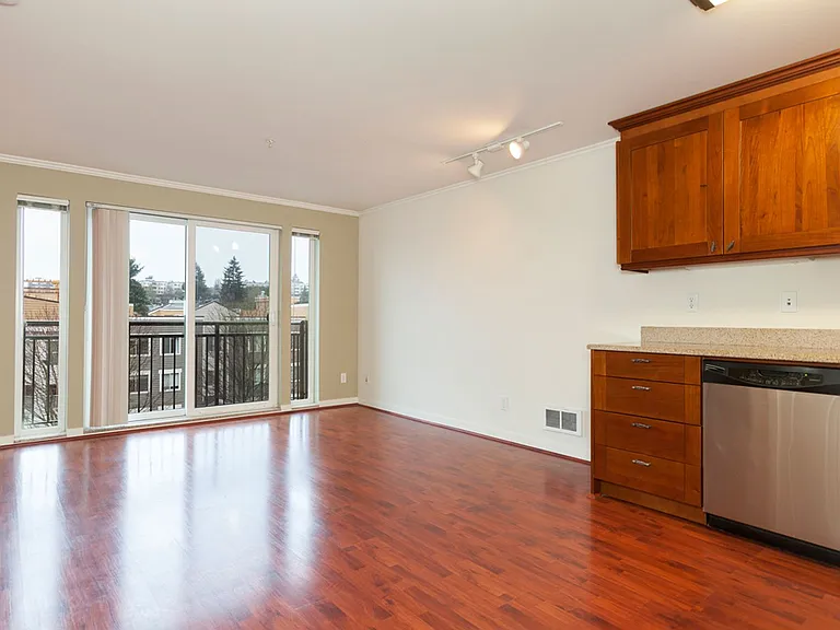 Howard Park Apartments — Photo 21