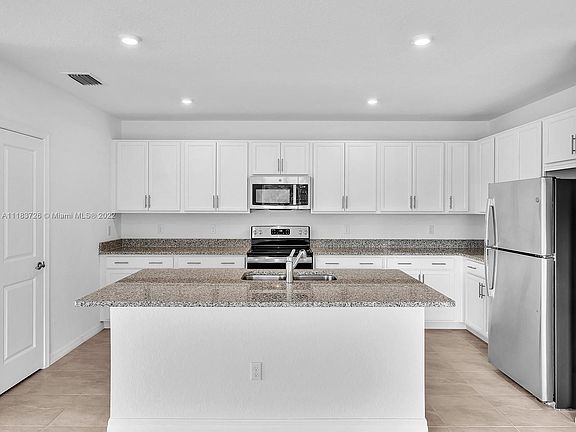 5th image of 1130 SW Jericho Ave #1130