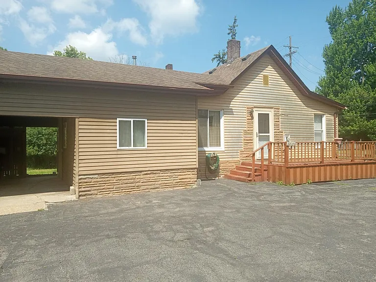 20129 Huron River Dr — Photo 2