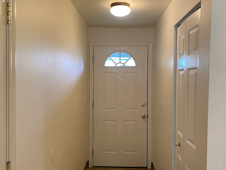 623 NE Larch Ave — Photo 4