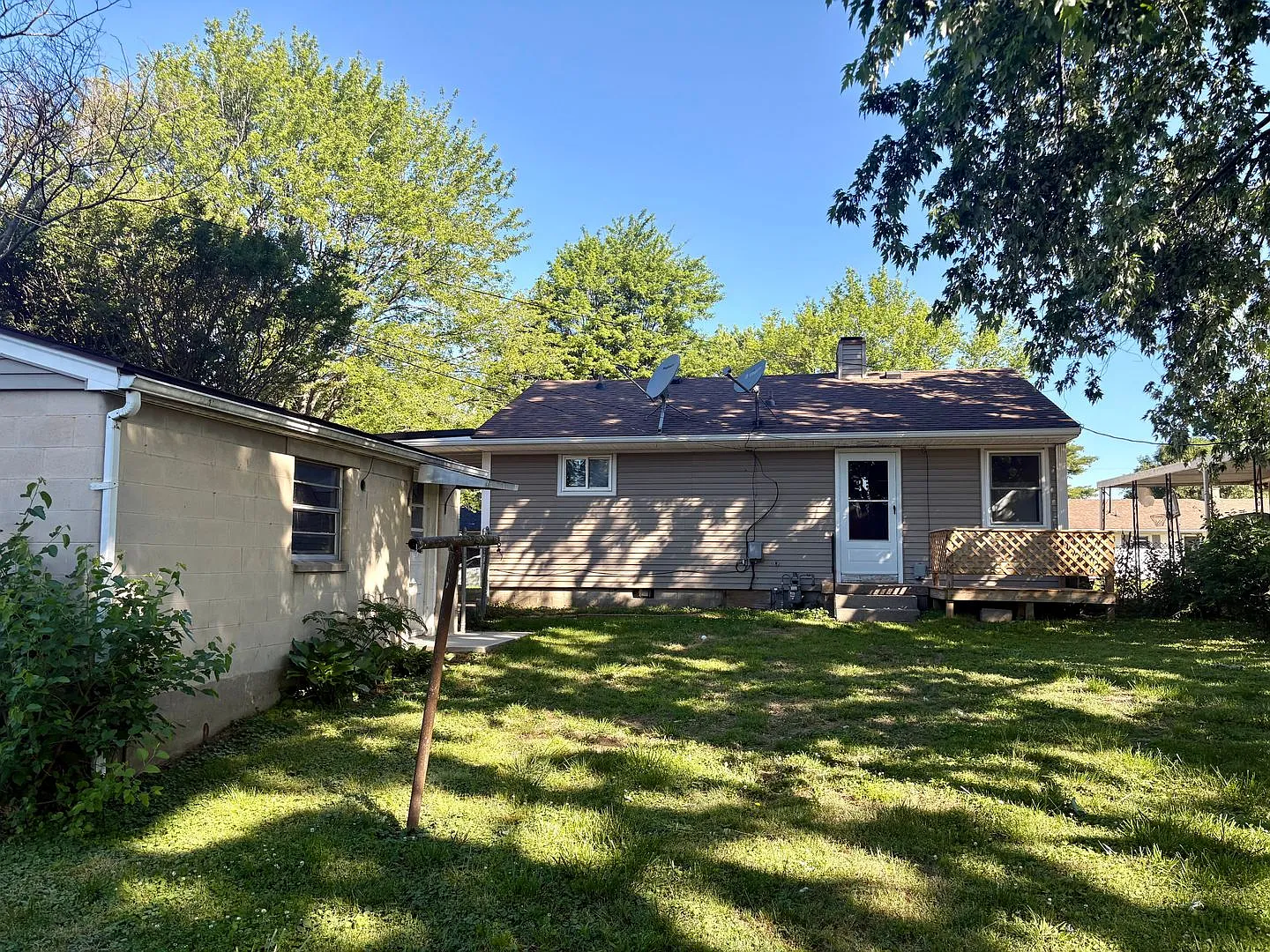 2 bedroom 1 bath house for rent with a garage — Photo 4