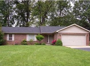 5655 Maple Ln, Newburgh, IN 47630