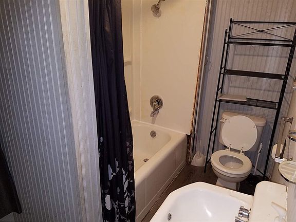 2nd image of 509 W Linden Ave
