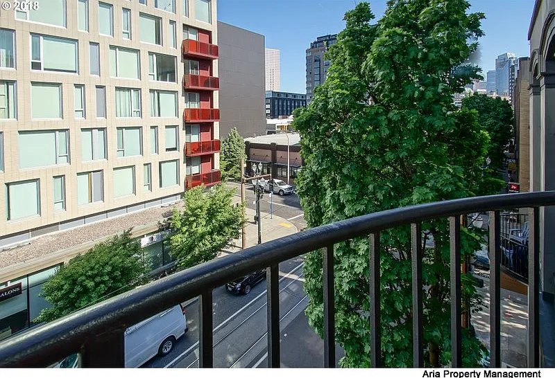2 bed, 1880 sqft, $6,450 — Photo 4
