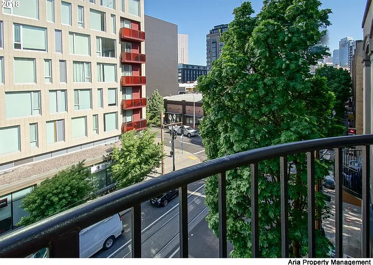 1011 NW Glisan St #302 — Photo 4