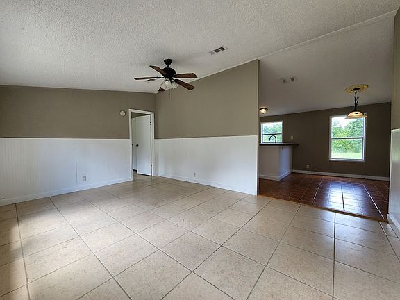 5th image of 10124 NW 17th Ave
