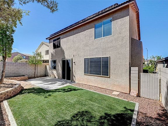 3rd image of 9789 Vista Crest Ave