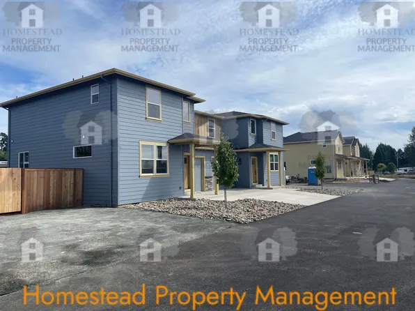 186 & 188 SE Lacreole Dr, Dallas, OR 97338
