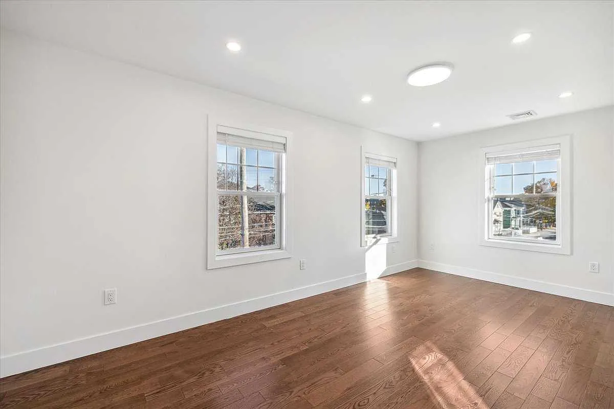 4 bed, 3.5 bath, $5,400 — Photo 4