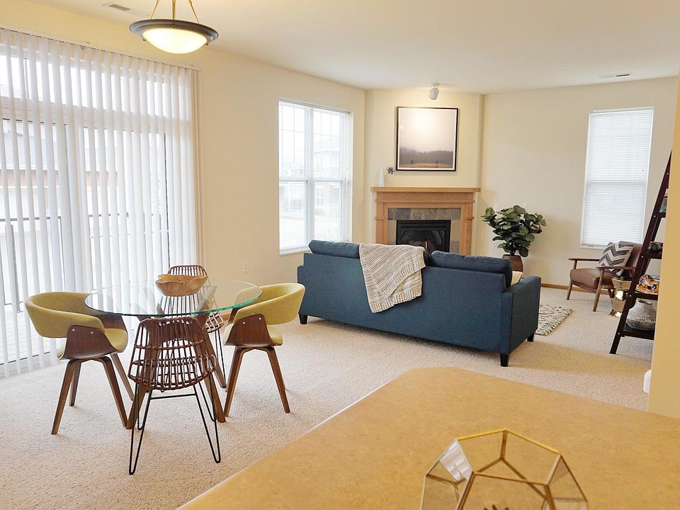 2B/2B Living Space