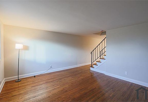 2nd image of 1302 Kenton Rd