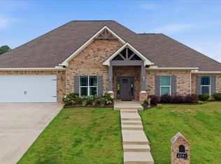 1294 Bourbon St, Bridge City, TX 77611