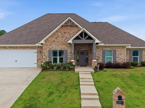 1294 Bourbon St, Bridge City, TX 77611