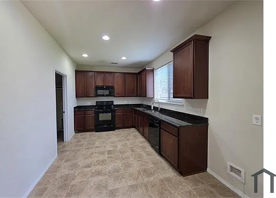 4504 Cormorant Dr — Photo 10