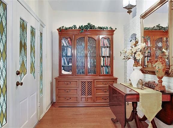 2nd image of 4701 Belle Dr
