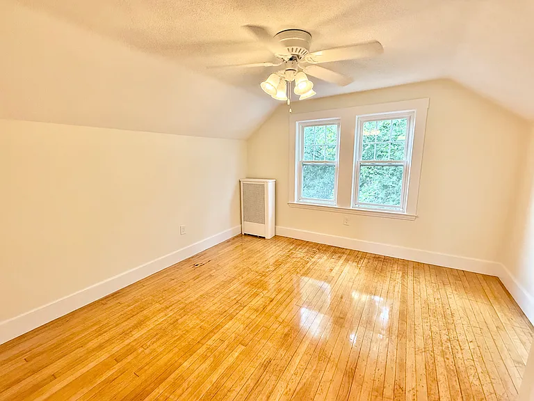 203 Maplewood St #2 — Photo 14