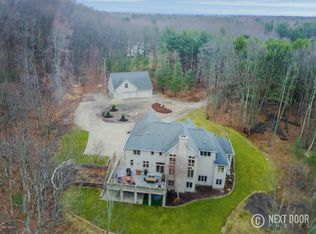 14901 Fairmount Ct, Grand Haven, MI 49417