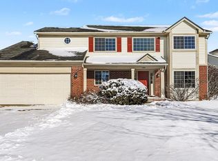 5776 Cedar Ridge Dr, Ann Arbor, MI 48103