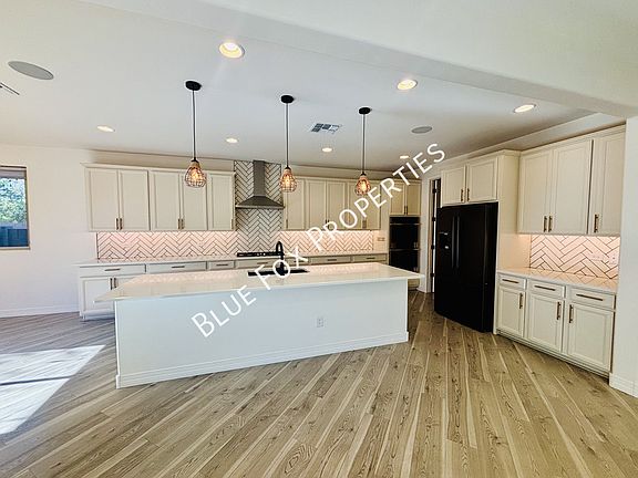 4th image of 8038 N Purple Aster Pl