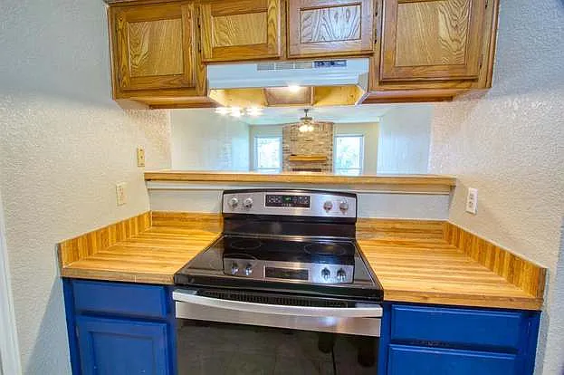 2402 Summer Place Dr — Photo 31