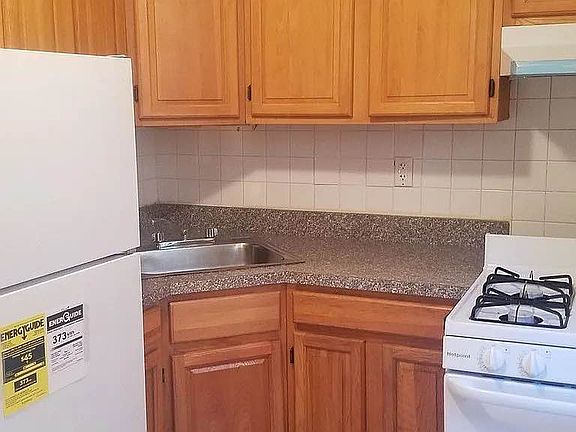 2nd image of 527 W 157th St #4