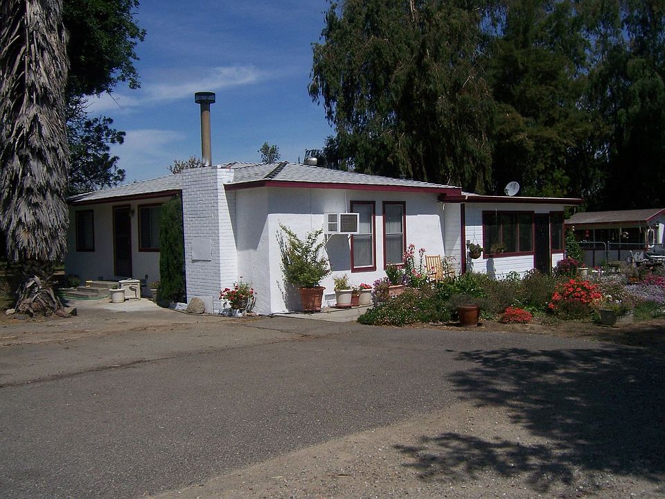 3bd/1ba 1250 s.f. home, (250 s.f. added w/o permits)