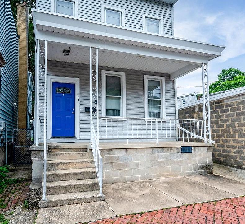 1st image of 118 W Railroad St